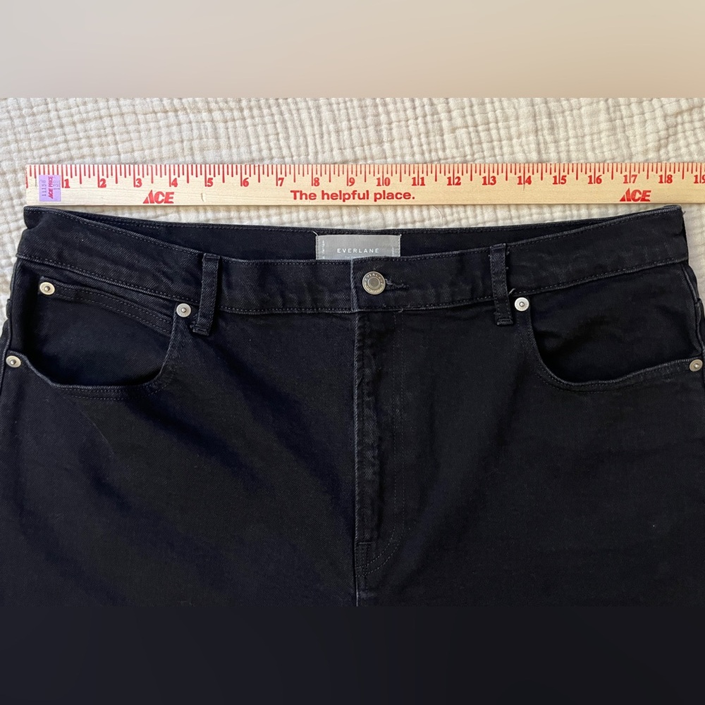 Women’s Black High-Rise Slim Straight Jeans - Picture 3 of 9